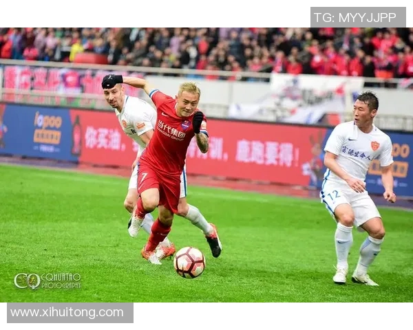 重庆当代力帆迎战江苏球队全力争胜展现足球魅力与激情对决