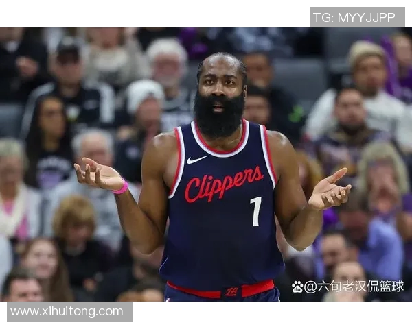 雷霆与快船激烈对抗赛场爆发冲突引发球迷热议