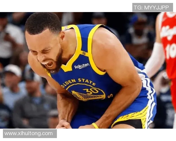 勇士对阵小牛比赛中库里意外受伤球队前景堪忧球迷心急如焚