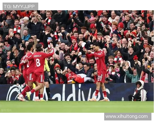 利物浦与巴萨激战正酣当前比分揭晓引发球迷热议