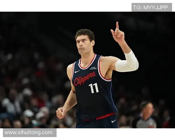 布鲁克洛佩斯的篮球之路与辉煌成就探讨