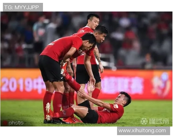 深圳队与大连一方的较量：谁能在这场对决中笑到最后