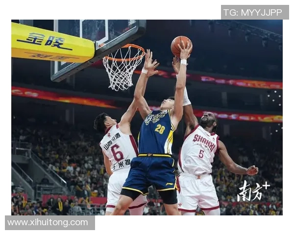 2020年深圳男篮与广东男篮激战回顾及精彩瞬间分析