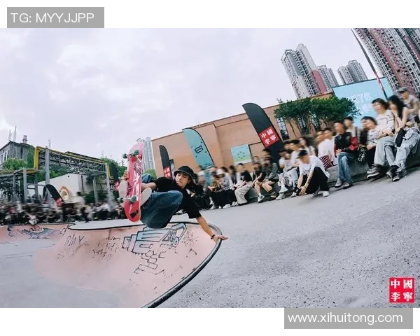 成都滑板队反击战术解析与实战应用探讨